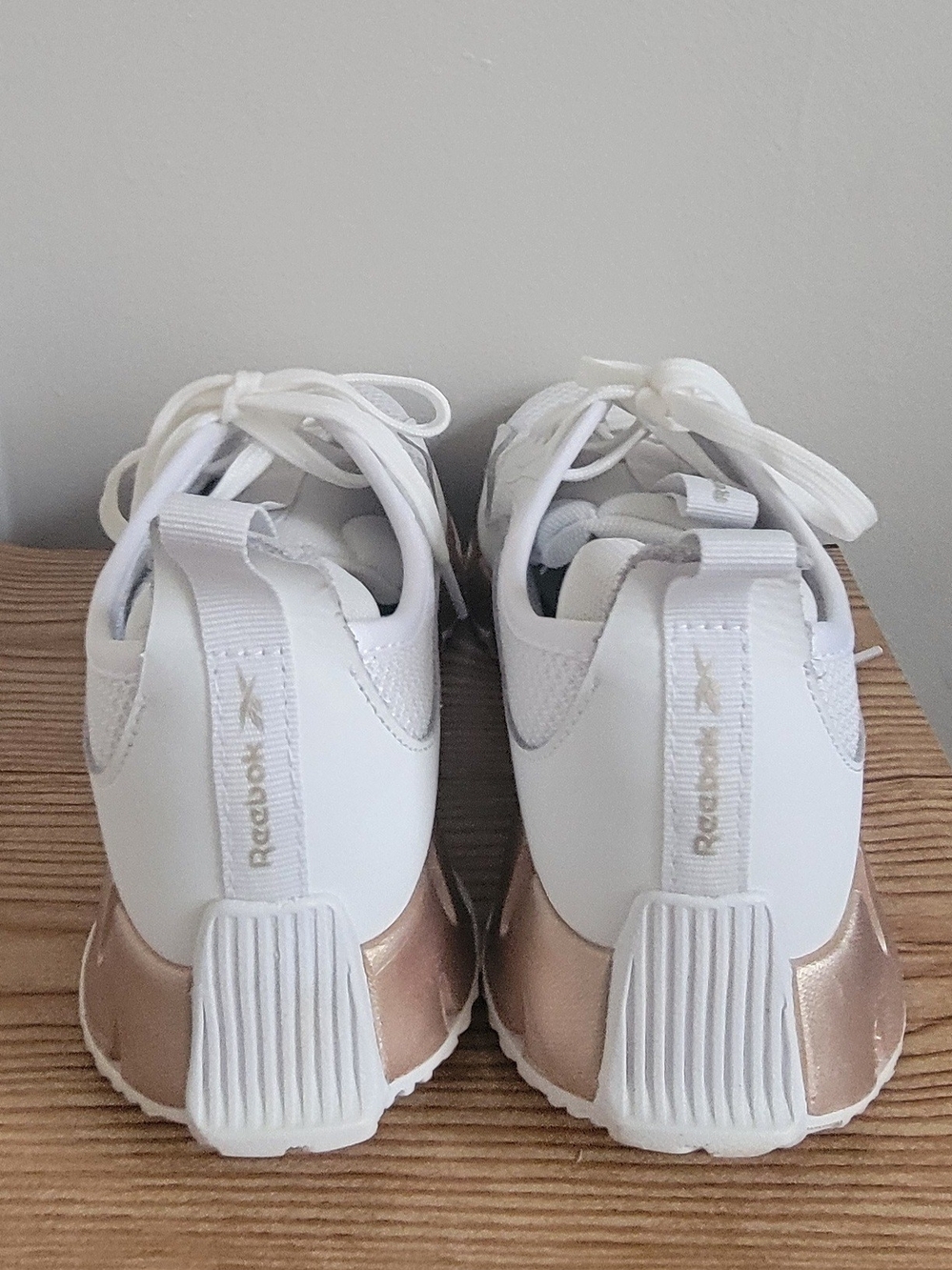 Reebok Women’s Training Shoes White/Rose Gold Size 8 - Picture 5 of 9